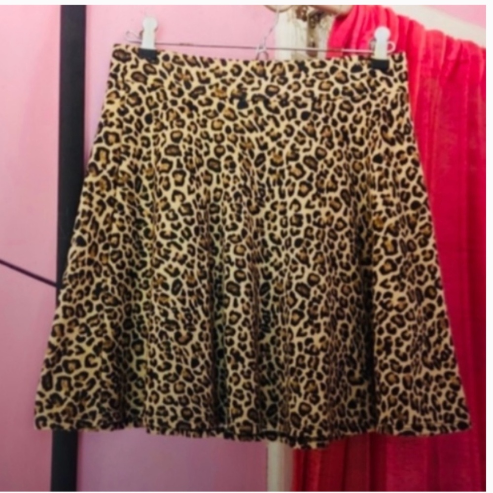 90’s Retro Leopard 🐆 Skater Mini Skirt Fun+Playful Animal Print Women’s Small